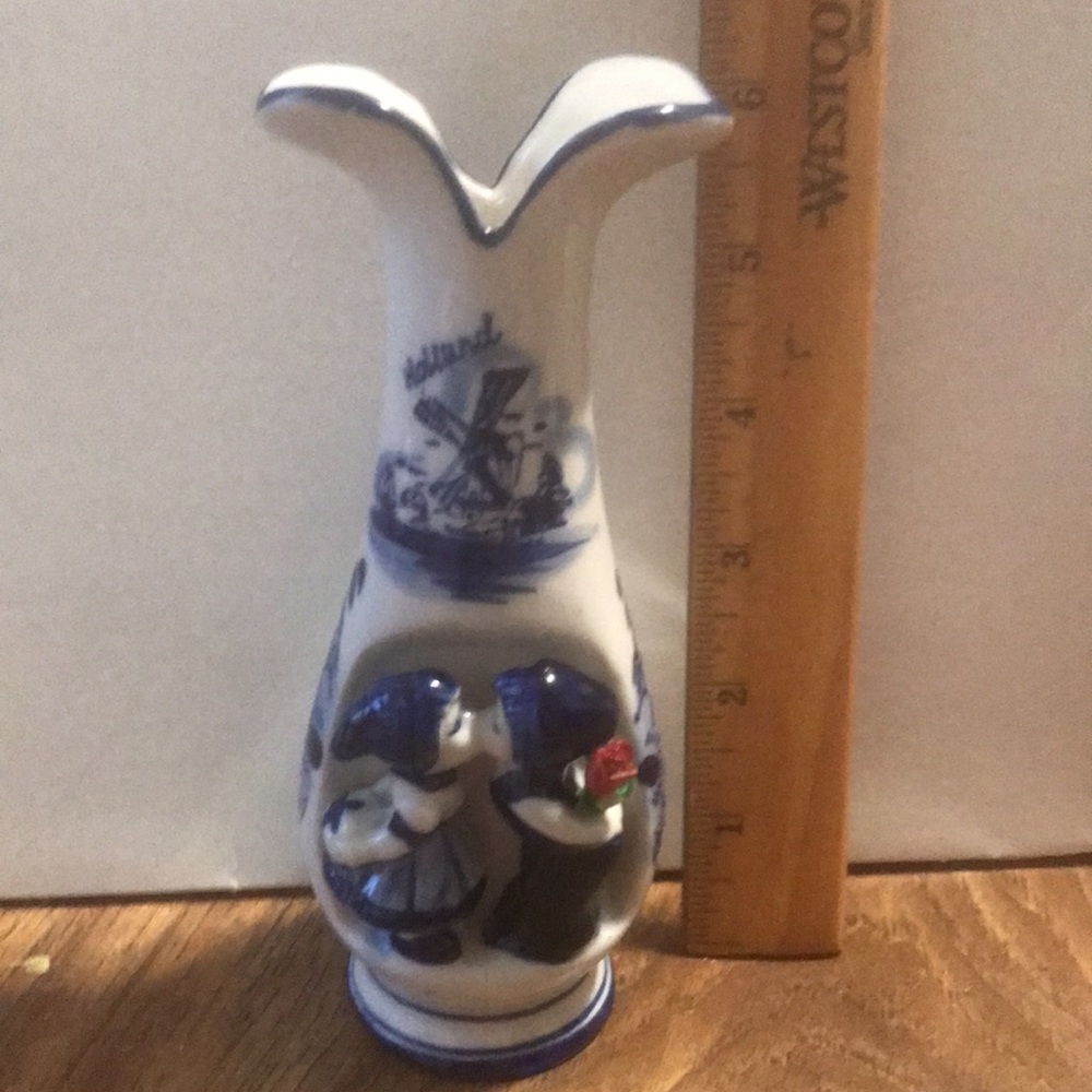 Vintage. Like new Blue Delft Deco. Porcelian vase with kissin children    Hand - Picture 9 of 9